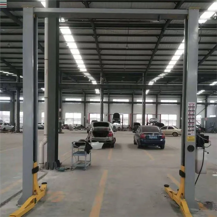 Lift auto cu două coloane