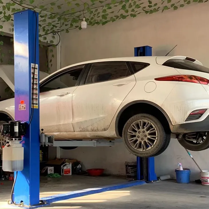 Lift pentru vehicule cu două posturi