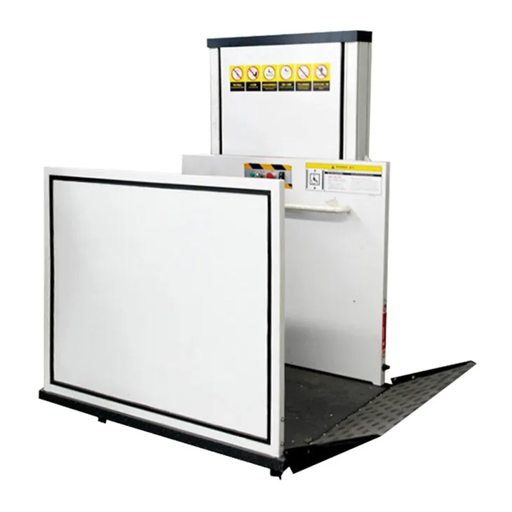 Scaun cu rotile și elevați platforma dezactivată